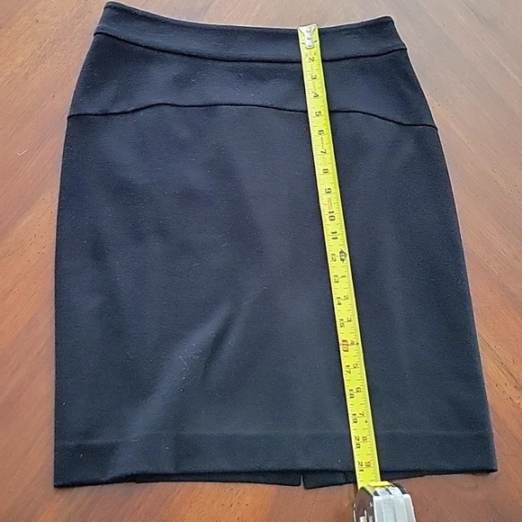 Michael Kors Black Skirt Size 4P - Picture 11 of 11